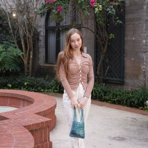 Meet your Posher, Sydney